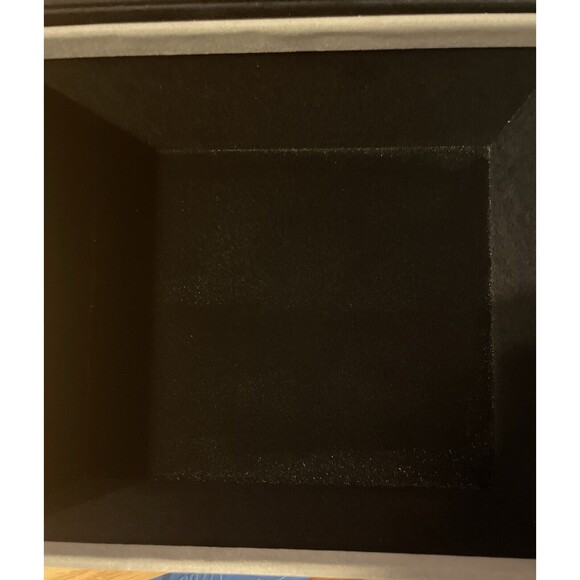 Authentic Van Cleef & Arpels VCA Gray Gift Velvet Large Magnetic Storage Box - Picture 6 of 6